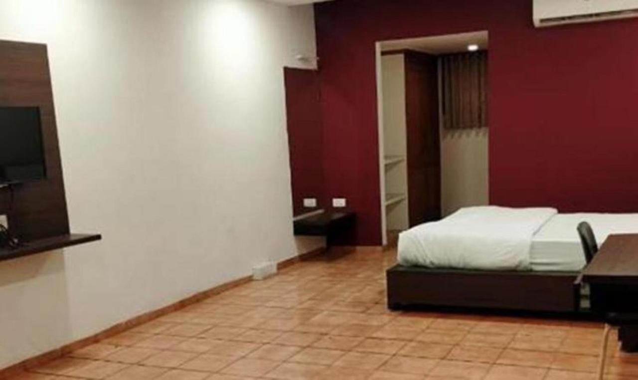 Hotel Sun N Step Club Ahmedabad Exterior foto
