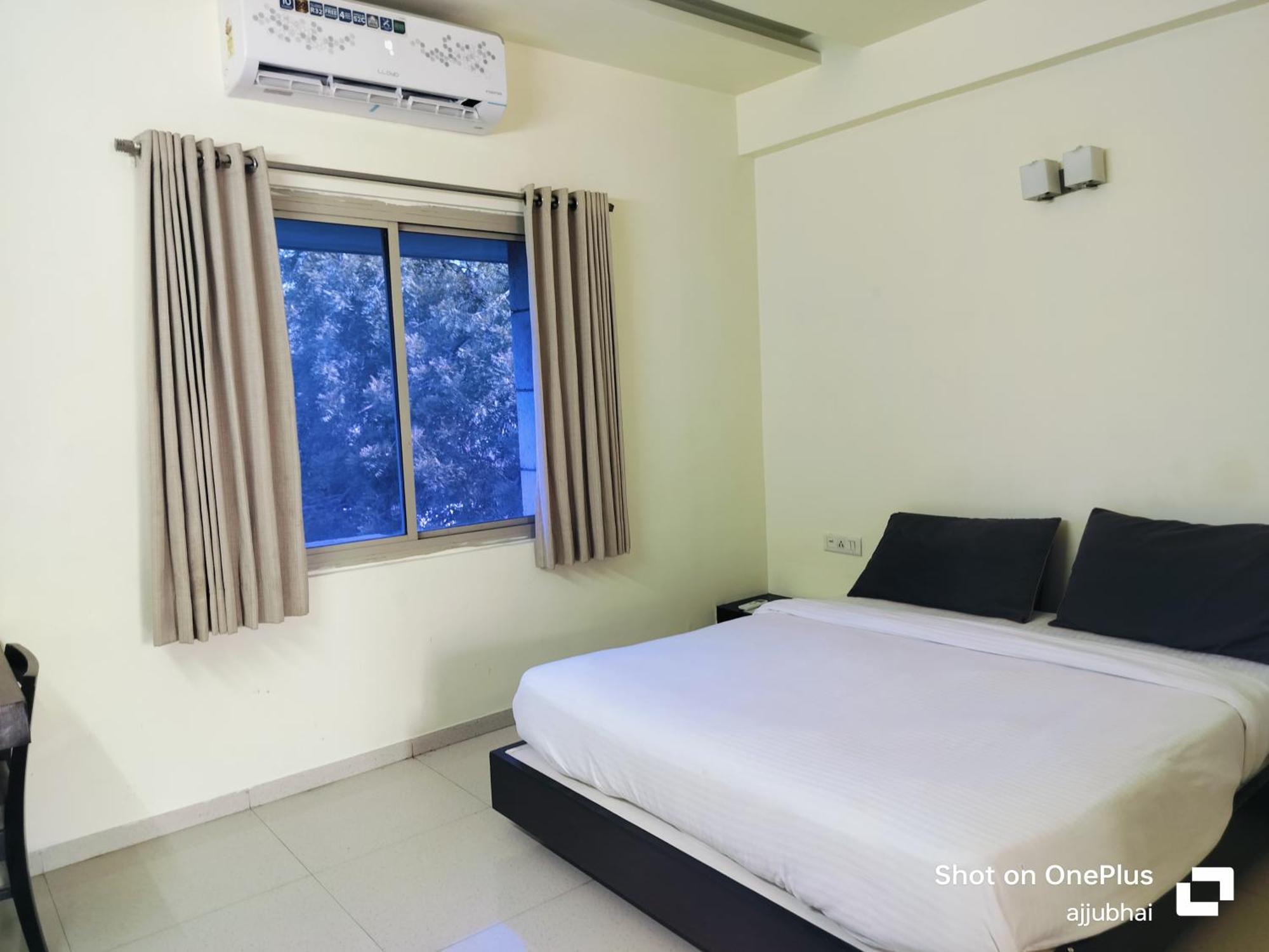 Hotel Sun N Step Club Ahmedabad Exterior foto